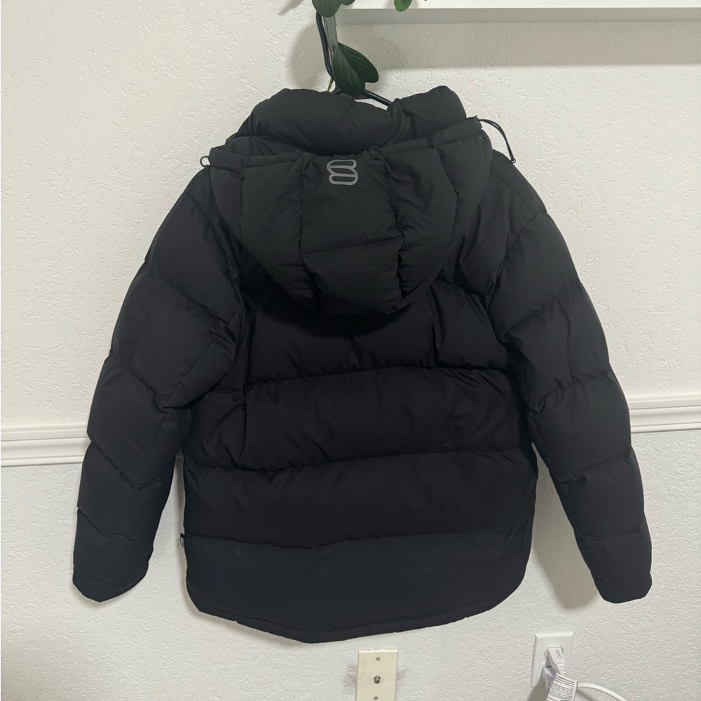Aritzia Superpuff in cliMATTE fabric